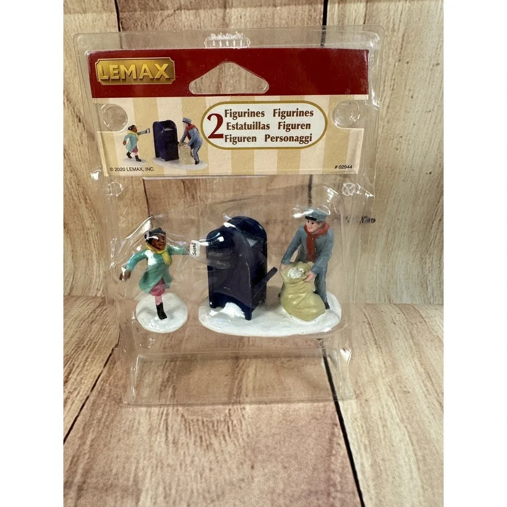 Lemax 02944 Christmas Village Figurines 